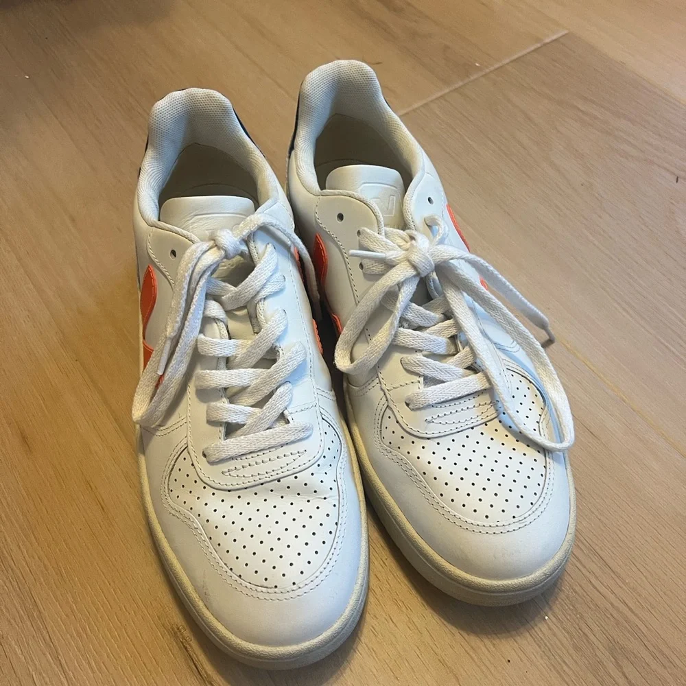 Veja White Sneakers with Orange Accent - Picture 2 of 5